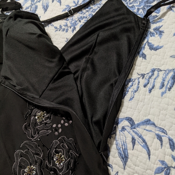 Black Sequined and Beaded Dress size 8 - Picture 10 of 15